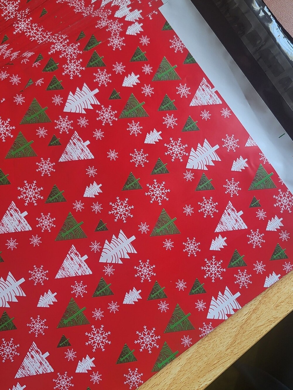 20 Pcs Holiday Red Decorative Poly Mailers: 10"×13"